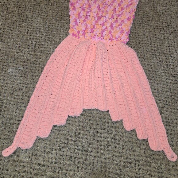 Mermaid Blanket - Picture 4 of 4